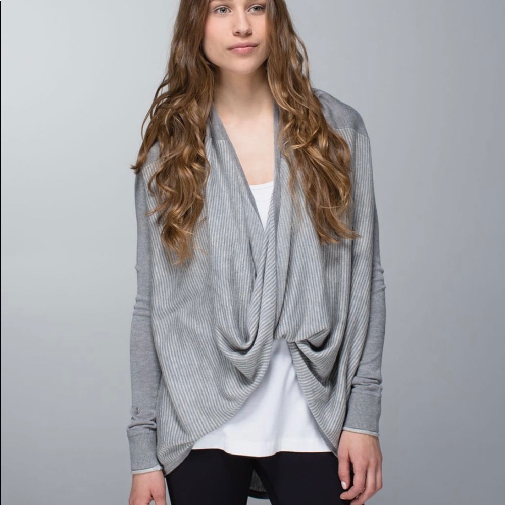Lululemon iconic wrap